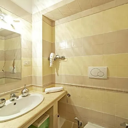 Borghese Posh Bed & Breakfast Rom